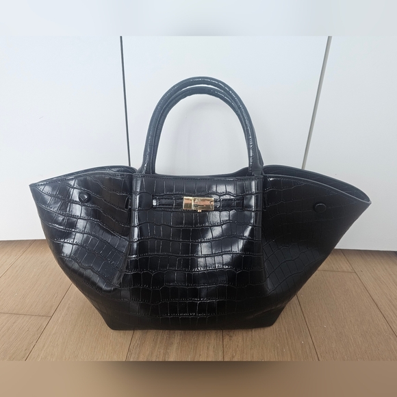 🖤 Large Black Bag – Excellent Condition - Picture 2 of 3